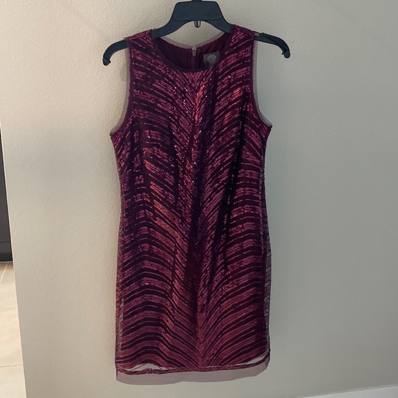 Maroon Sequin Sleeveless Dress - size 6 - Picture 1 of 7